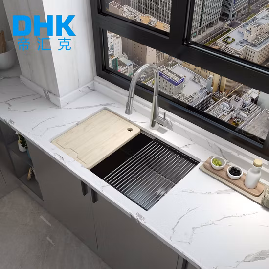 Torneira misturadora para pia de cozinha de aço inoxidável 304 com preço barato Pulverizador de alça única Torneira de cozinha de níquel escovado